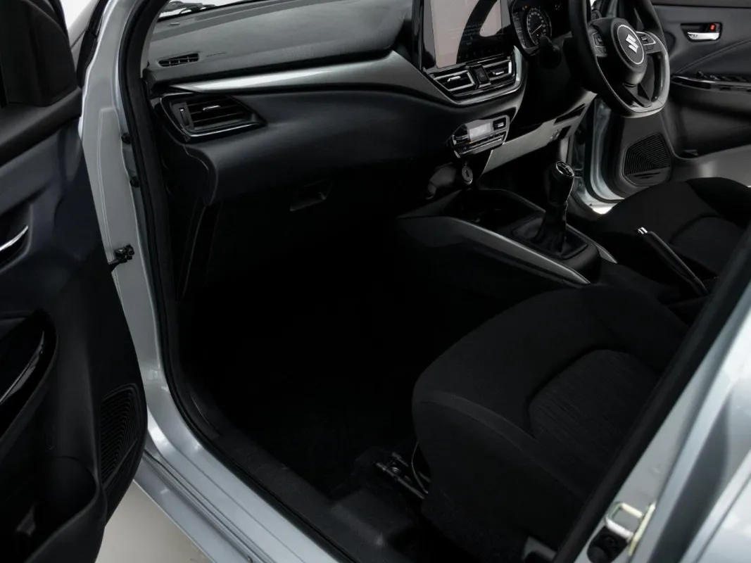 Suzuki Baleno 1.5 GLX A/T - Image 16