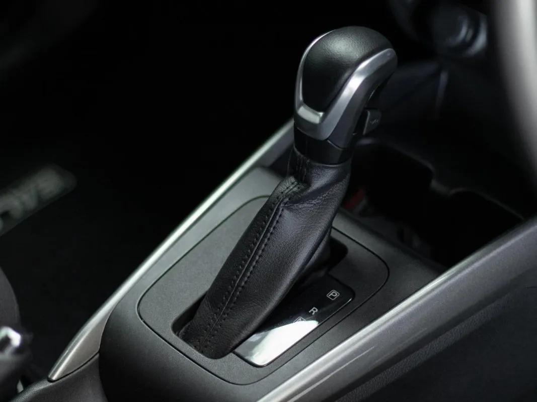 Suzuki Baleno 1.5 GLX A/T - Image 12