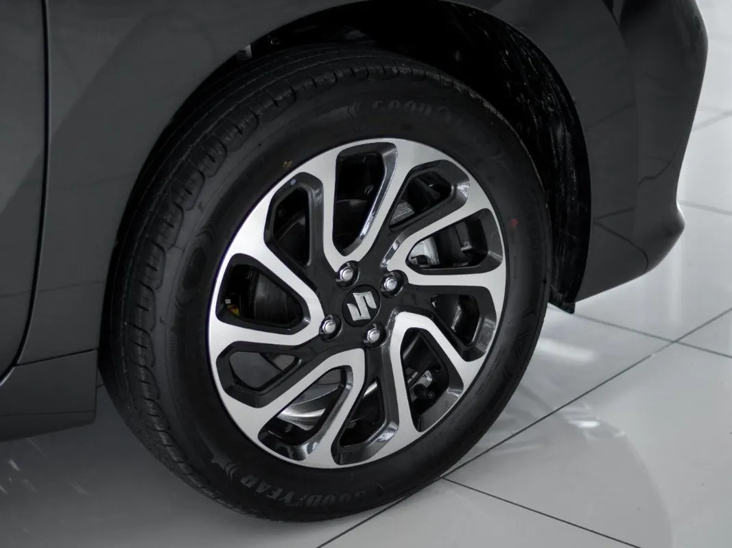 Suzuki Baleno 1.5 GLX A/T - Image 7