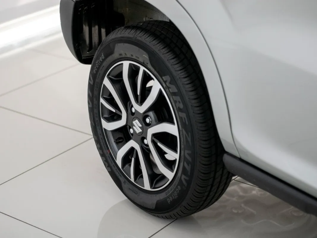 Suzuki S-Presso 1.0 GL+ AMT - Image 7