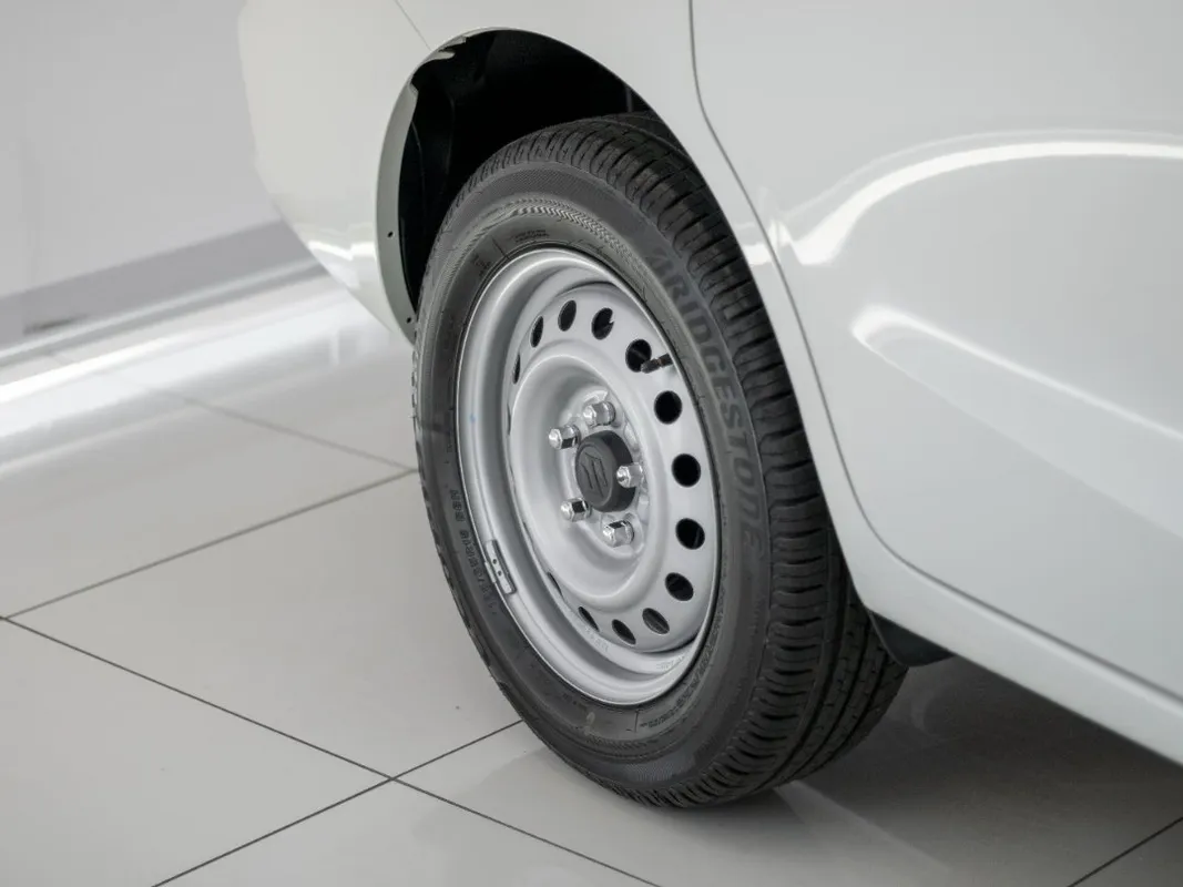 Suzuki Ertiga 1.5 GA - Image 6