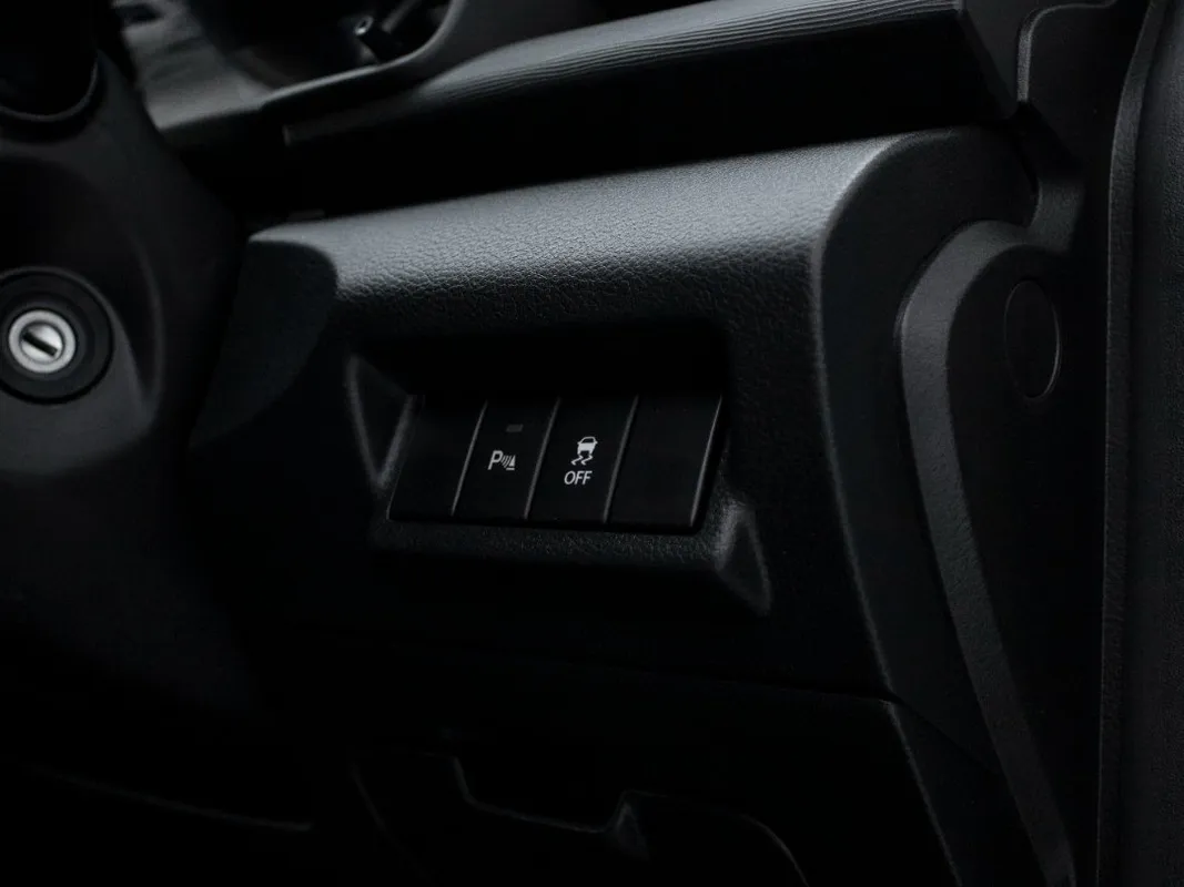 Suzuki Ertiga 1.5 GA - Image 9