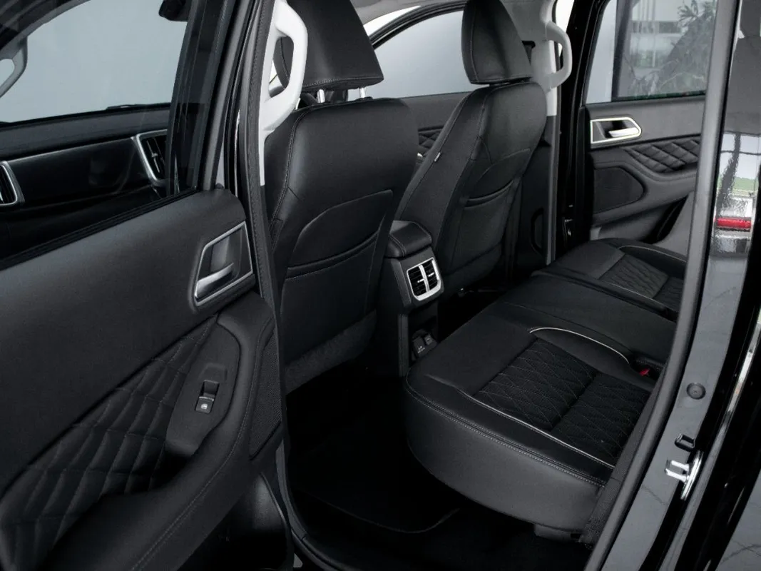 GWM P-Series PV 2.0TD LT 4X4 Auto D/C P/U - Image 23