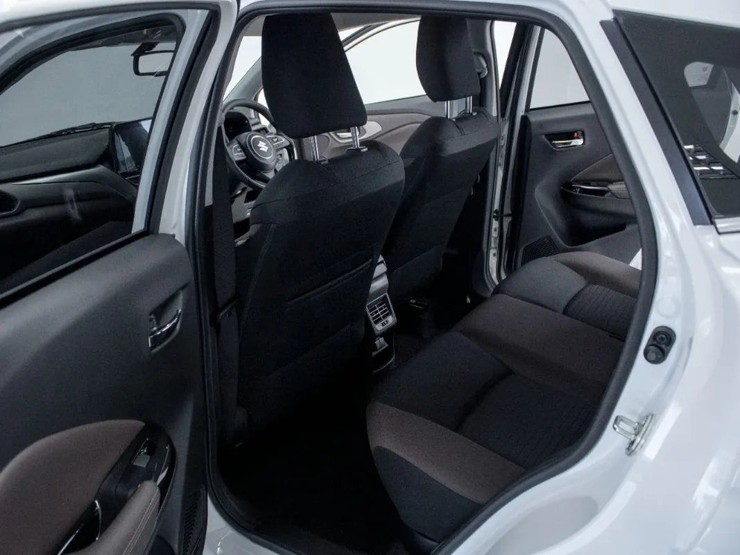 Suzuki Fronx 1.5 GLX 4-Auto - Image 10