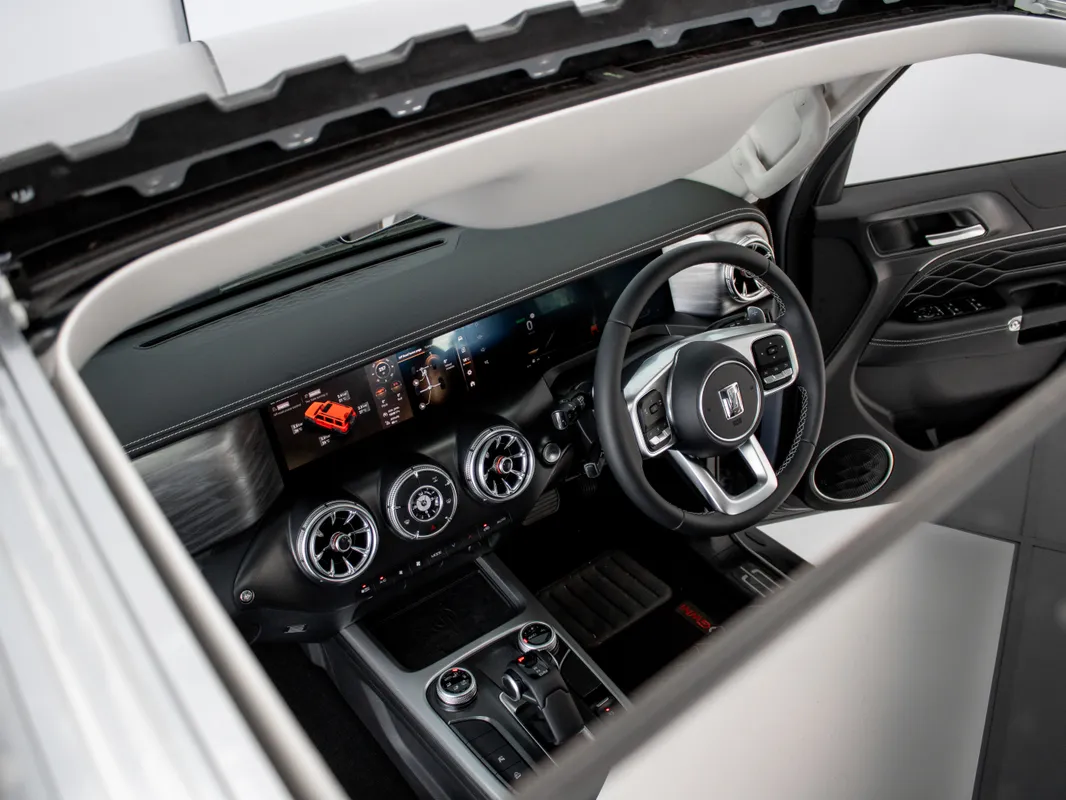 GWM Tank 300 2.0T 8AT 4X4 Super Luxury - Image 3