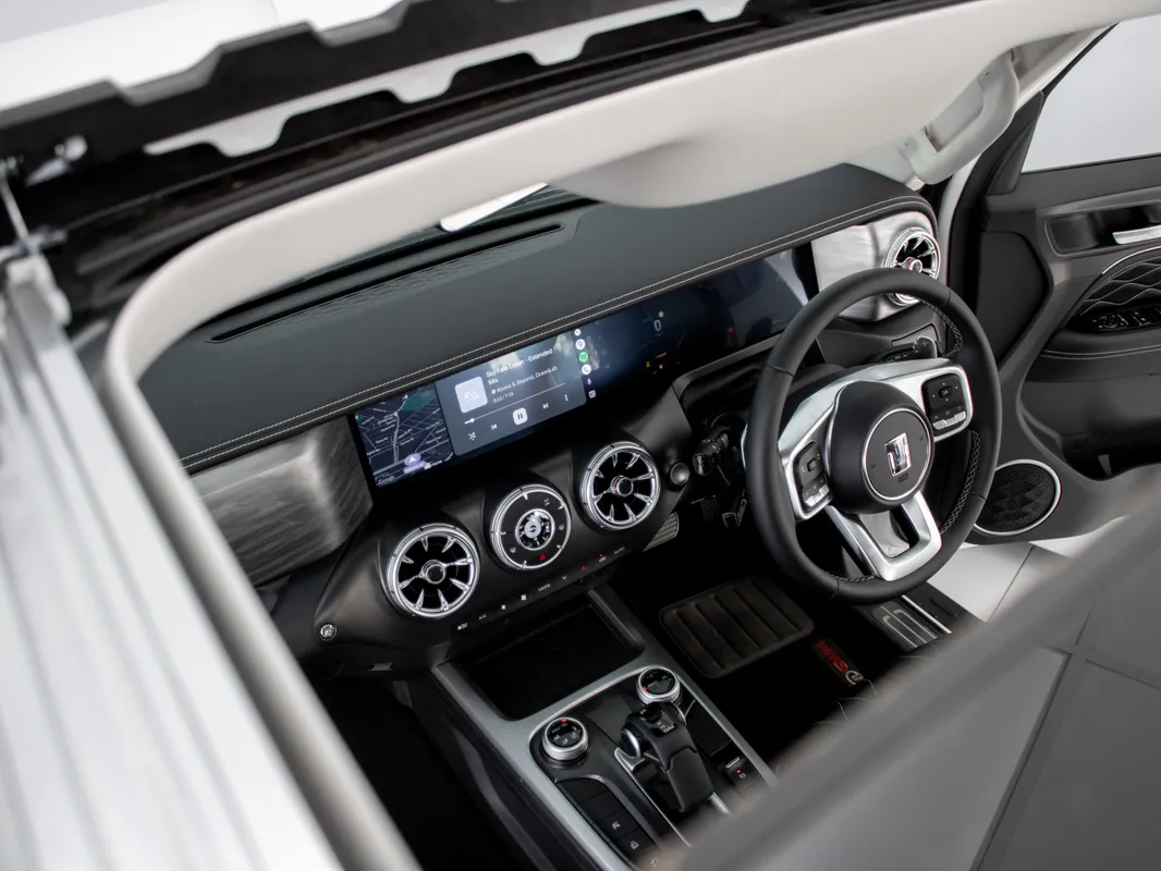 GWM Tank 300 2.0T 8AT 4X4 Super Luxury - Image 3