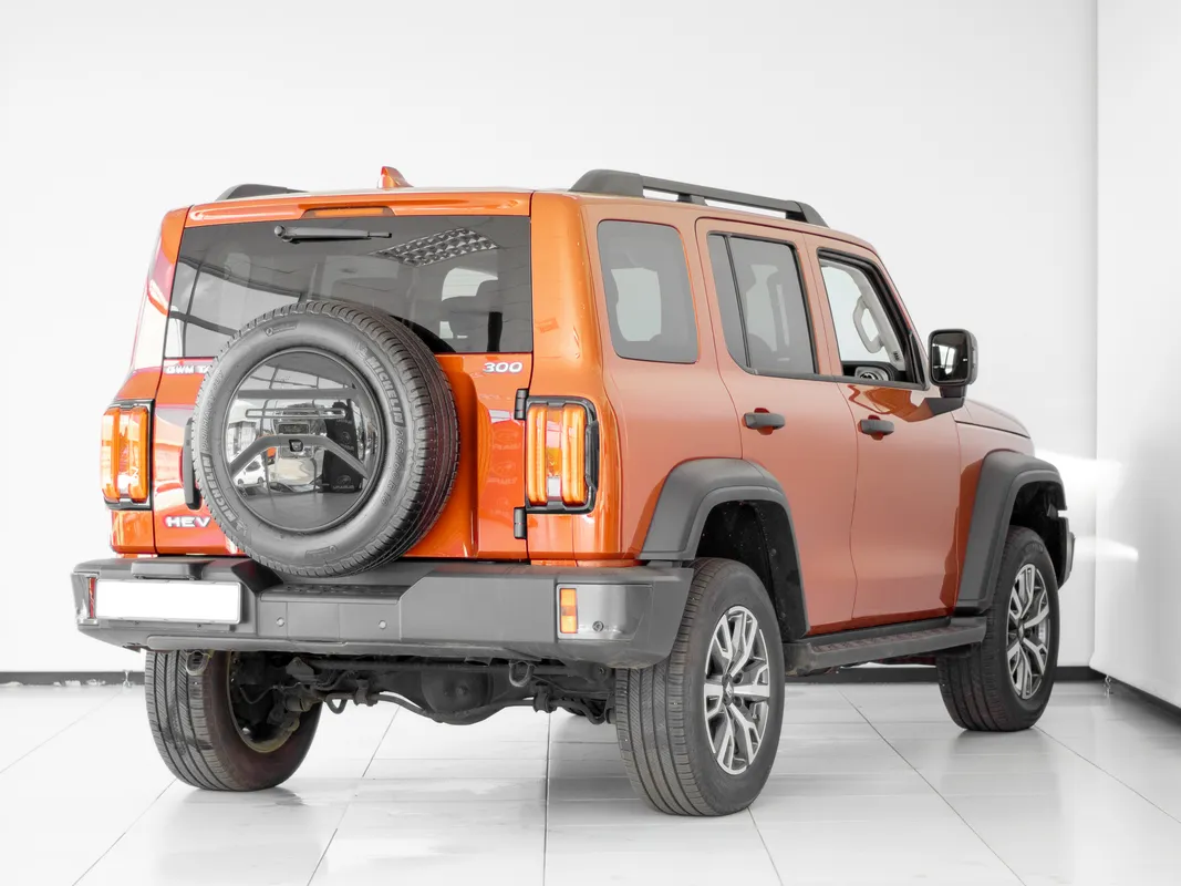 GWM Tank 300 2.0T HEV 9HAT 4X4 Super Luxury - Image 2