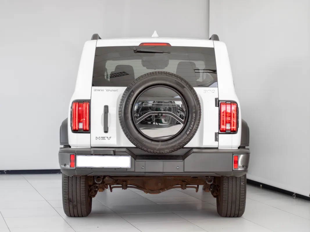 GWM Tank 300 2.0T HEV 9HAT 4X4 Super Luxury - Image 3