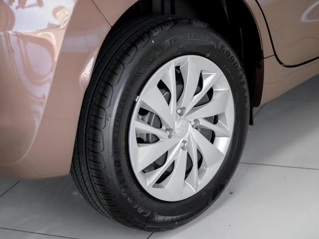 Suzuki Baleno 1.5 GL A/T - Image 5