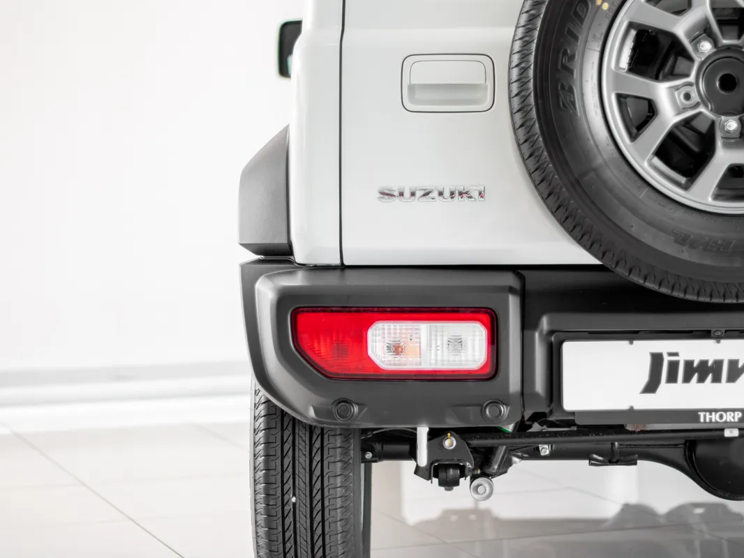 Suzuki Jimny 1.5 GLX - Image 4