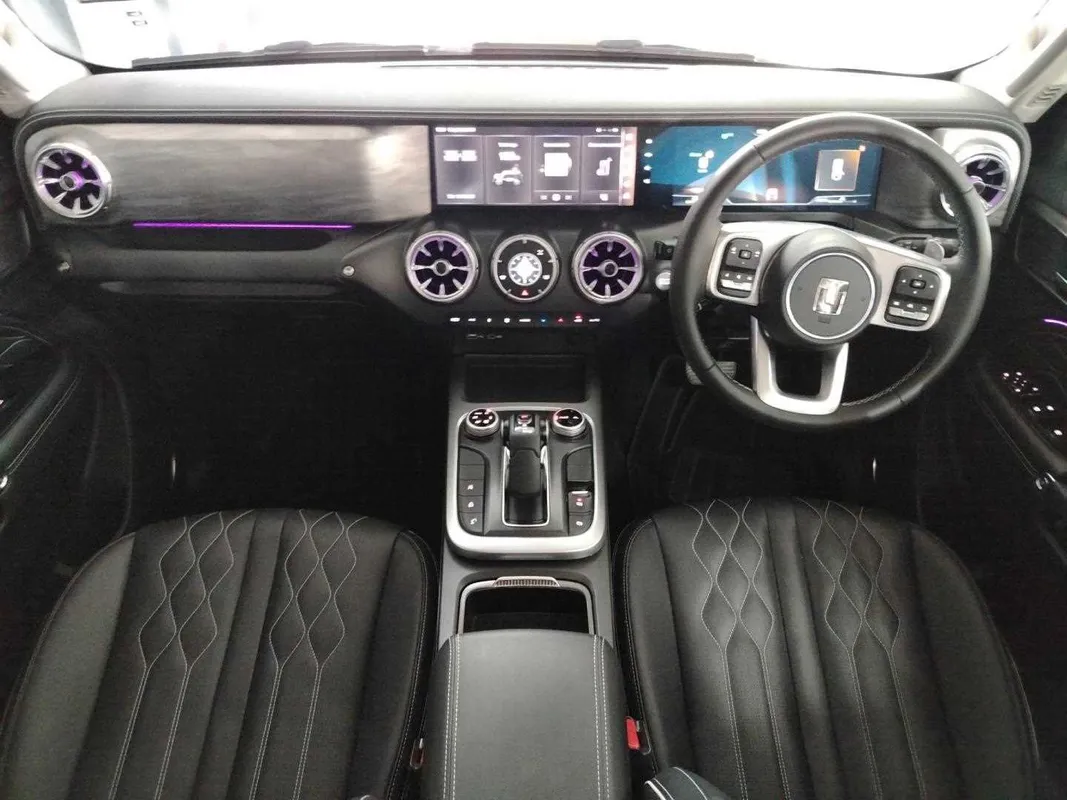 GWM Tank 300 2.0T HEV 9HAT 4X4 Super Luxury - Image 8