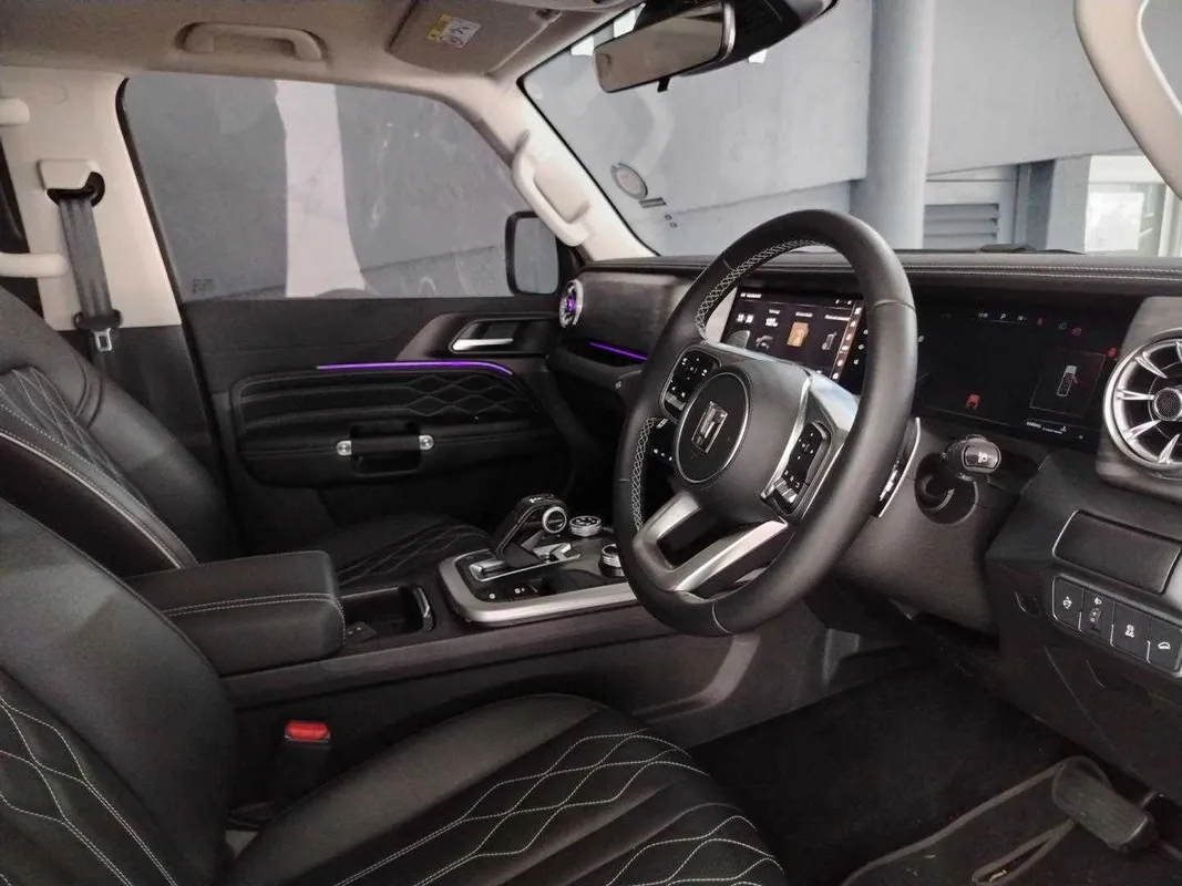 GWM Tank 300 2.0T HEV 9HAT 4X4 Super Luxury - Image 9