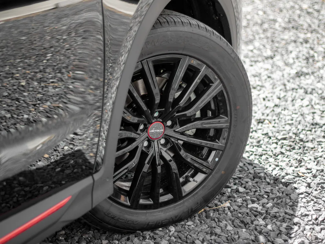 Jetour X70 Plus 1.5T Momentum - Image 7