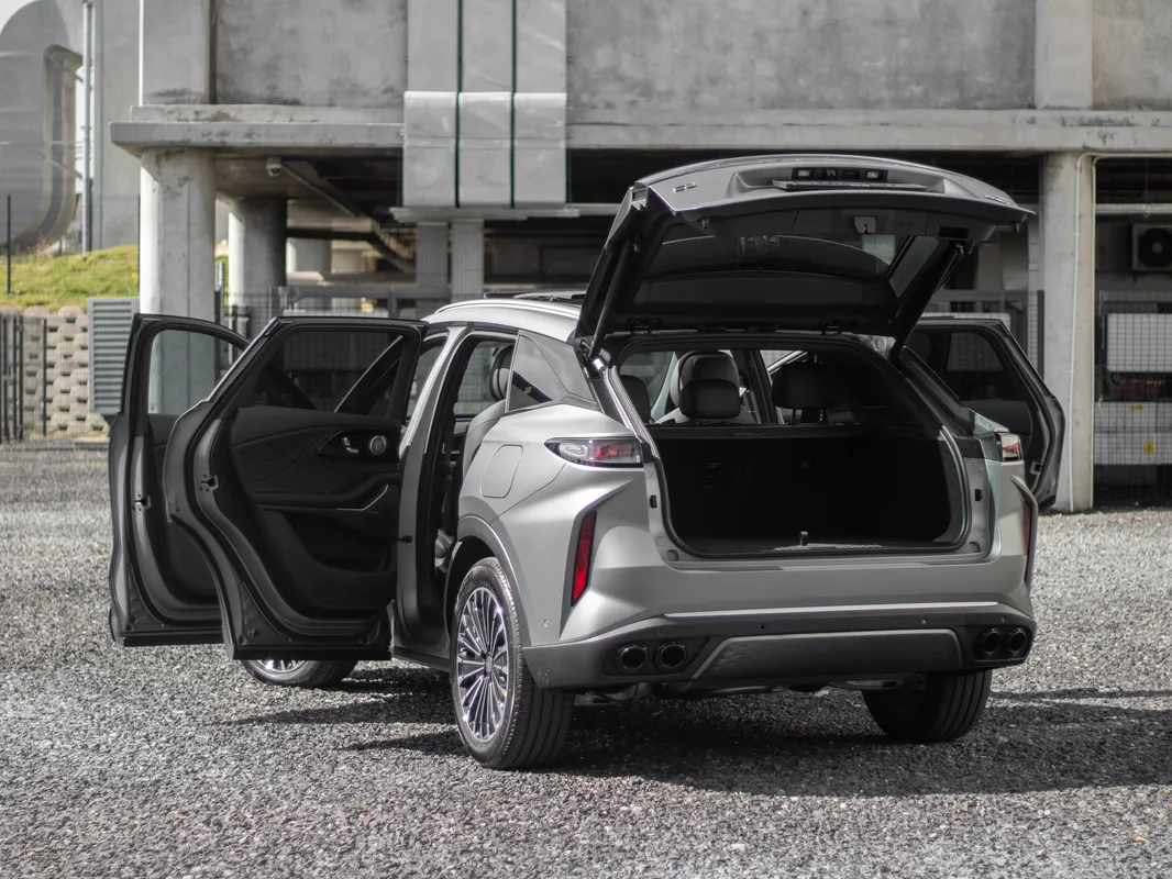 OMODA C9 1.5T AWD PHEV - Image 8