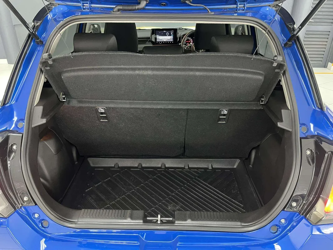 Suzuki Swift 1.2 GLX MT - Image 5