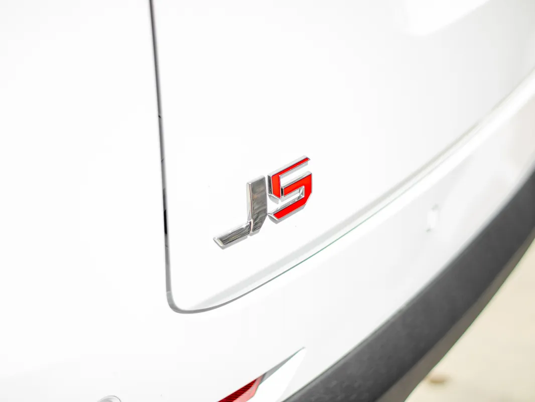 JAECOO J5 1.5T Inferno - Image 5