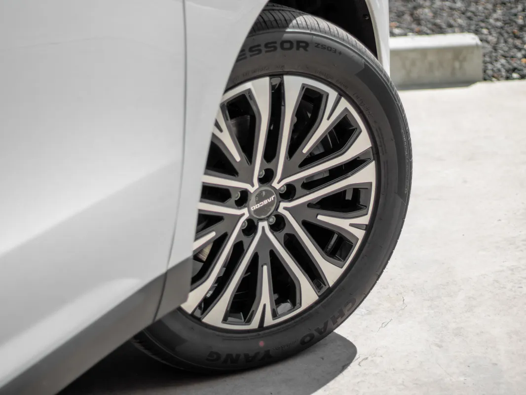 JAECOO J5 1.5T Inferno - Image 10