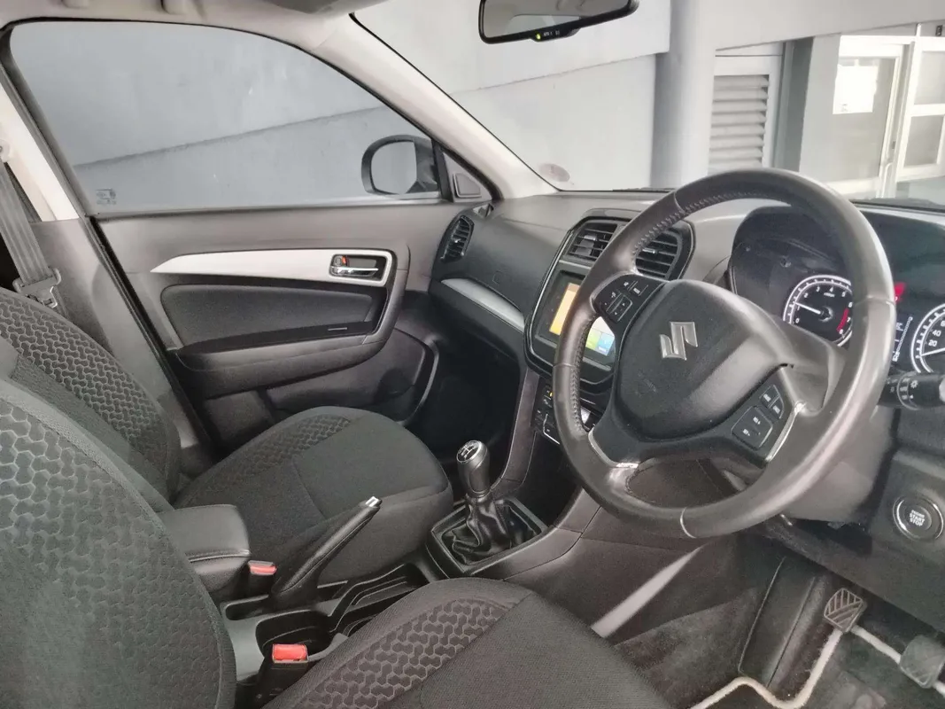 Suzuki Vitara Brezza 1.5 GLX - Image 7