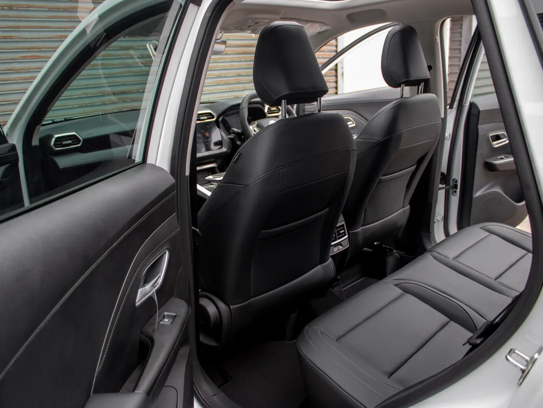 MG ZS Pro 1.5T CVT Luxury - Image 11