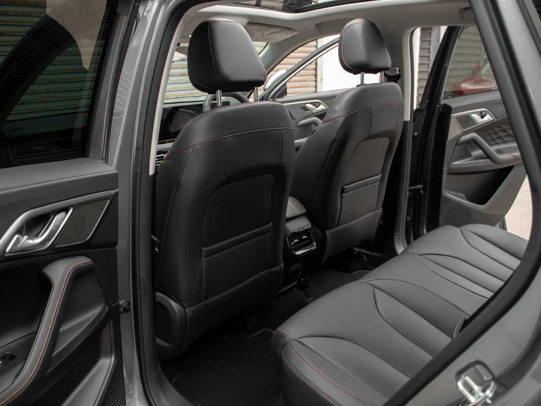 MG HS 1.5T DCT Luxury - Image 10