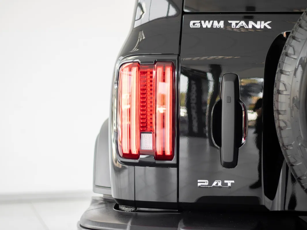 GWM Tank 300 2.4TD 9AT 4X4 Super Luxury - Image 4