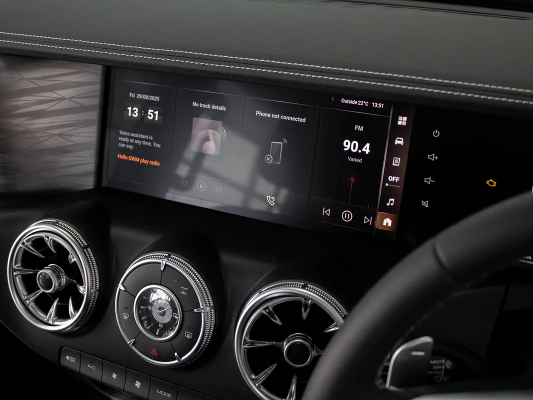 GWM Tank 300 2.0T 8AT 4X4 Super Luxury - Image 11