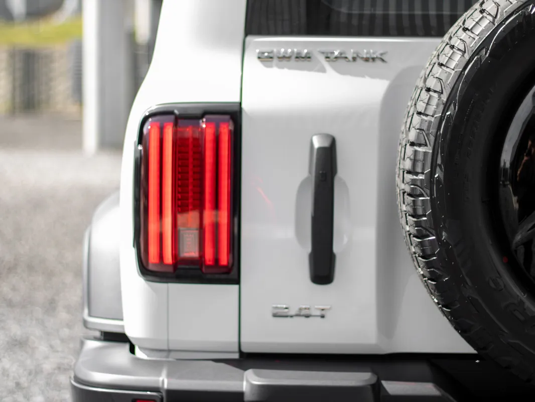 GWM Tank 300 2.4TD 9AT 4X4 Super Luxury - Image 4