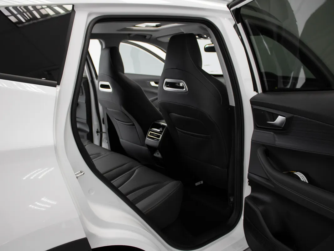 Chery Tiggo 4 Cross 1.5 HEV Comfort DHT - Image 11