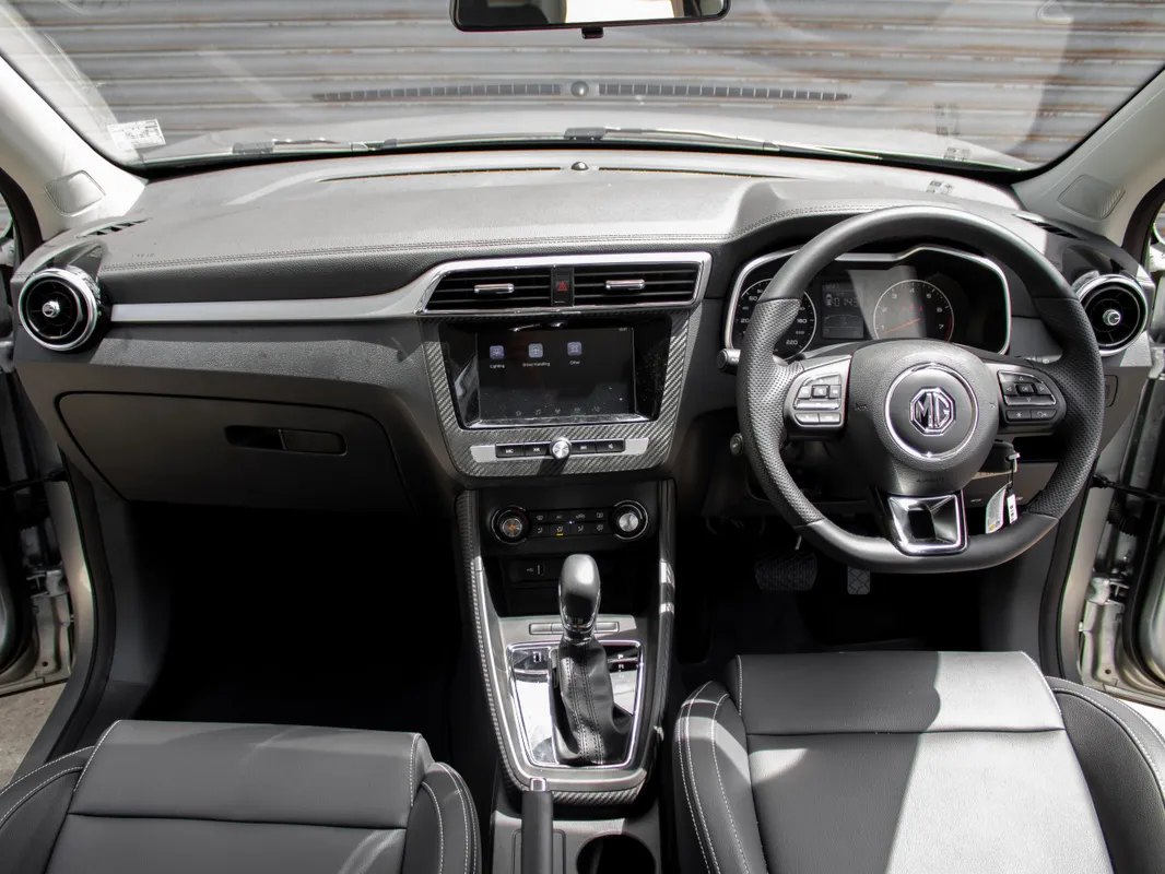 MG ZS 1.5L 4AT Luxury - Image 14