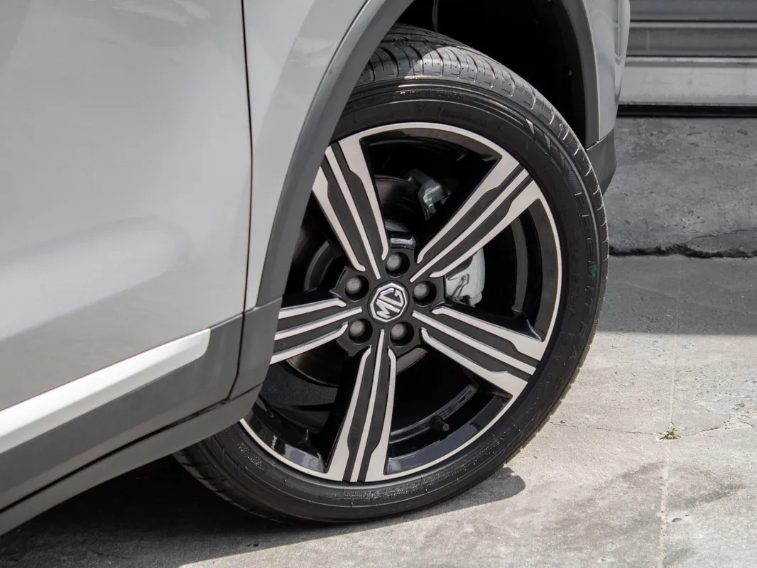 MG ZS 1.5L 4AT Luxury - Image 10