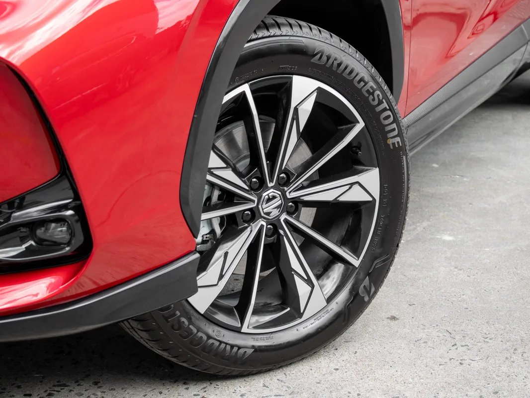 MG HS 2.0T AT Luxury - Image 9