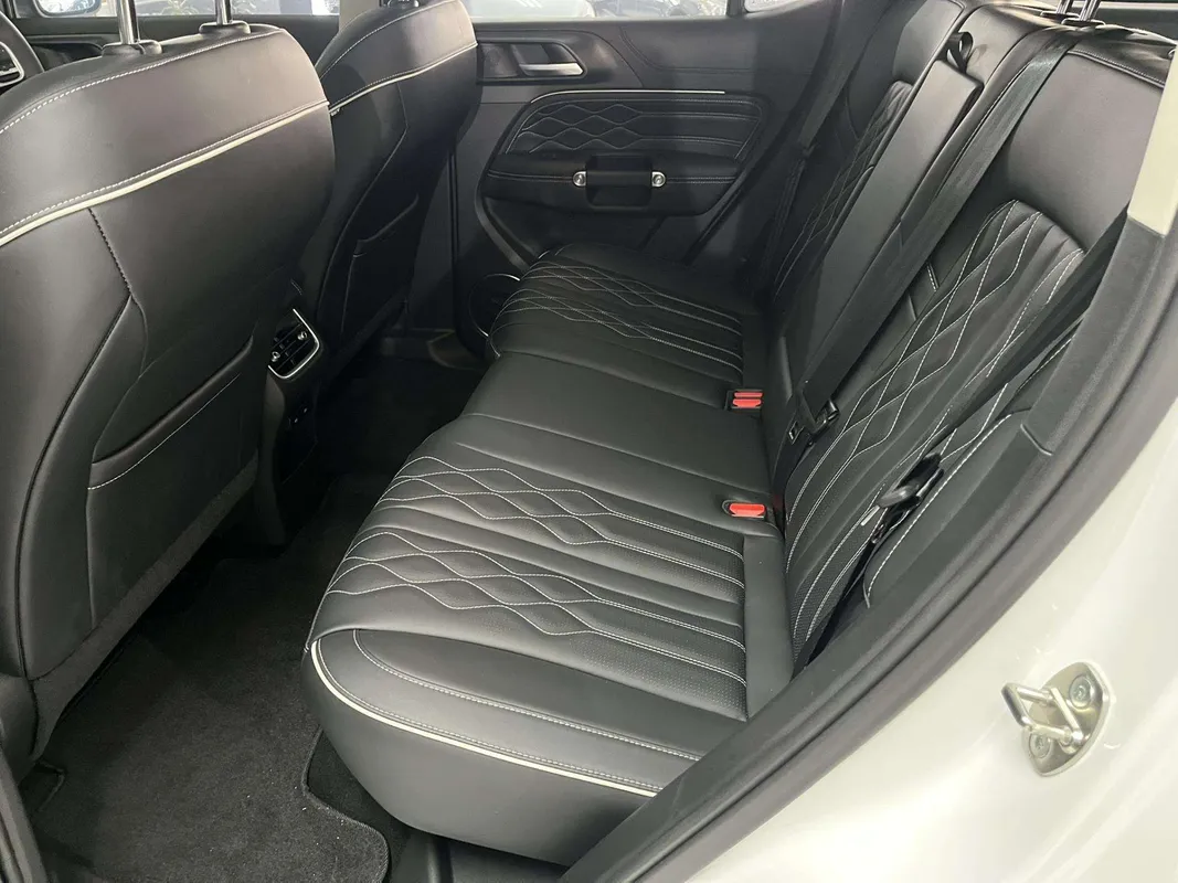 GWM Tank 300 2.4TD 9AT Luxury - Image 7