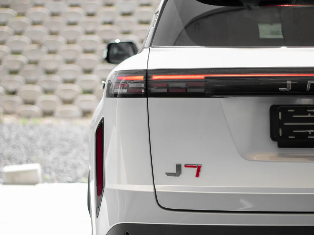 JAECOO J7 1.6T Inferno AWD - Image 4