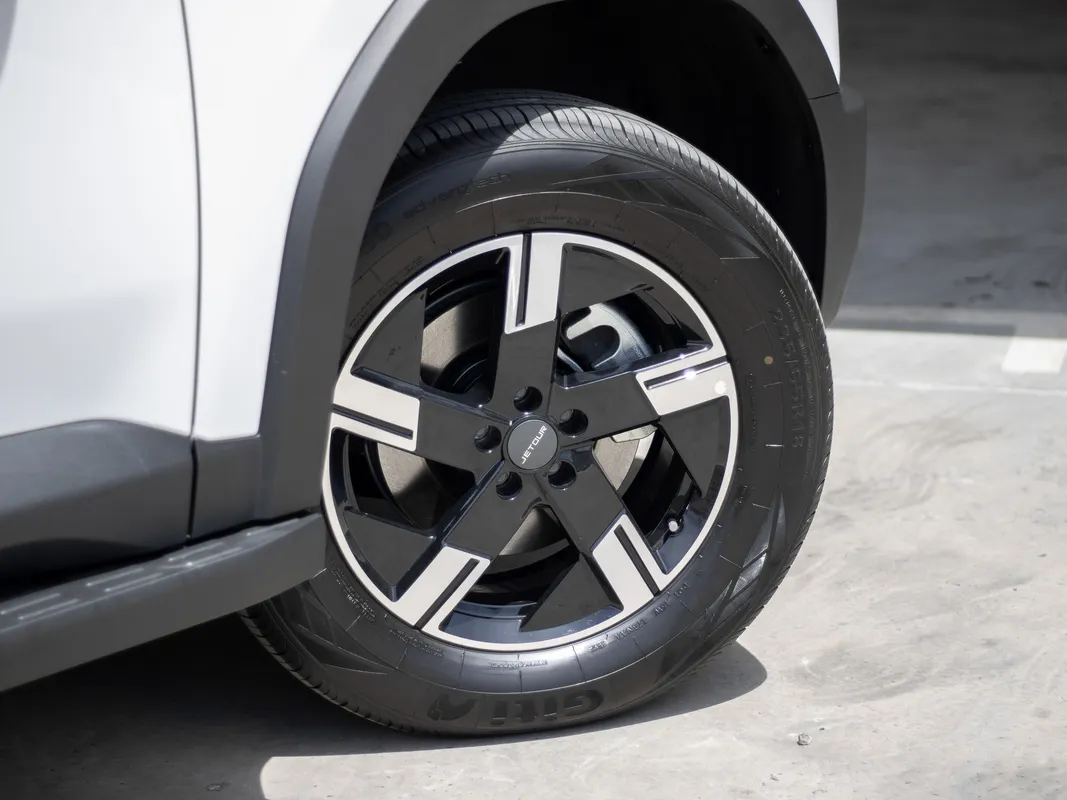 Jetour T1 Aspire 1.5TD+7DCT 2WD - Image 11