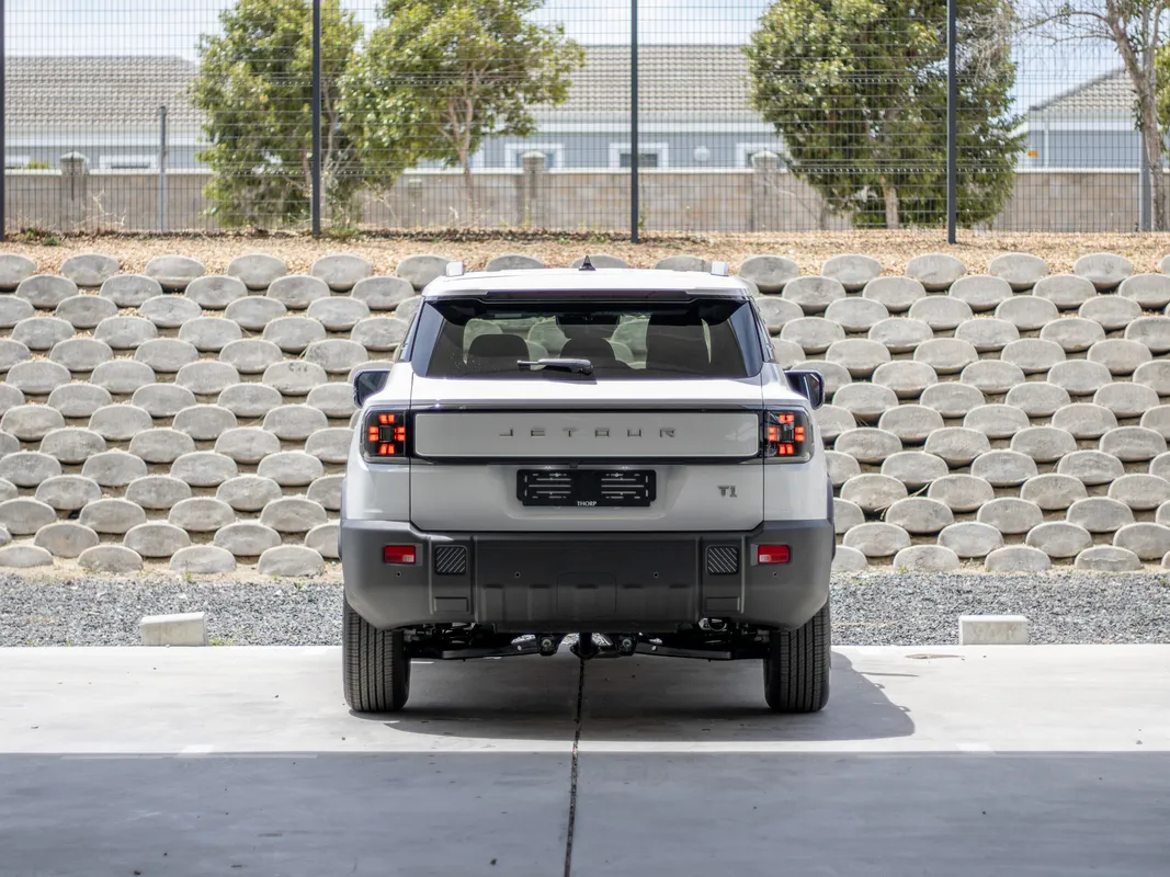 Jetour T1 Edge 1.5TD+7DCT 2WD - Image 8