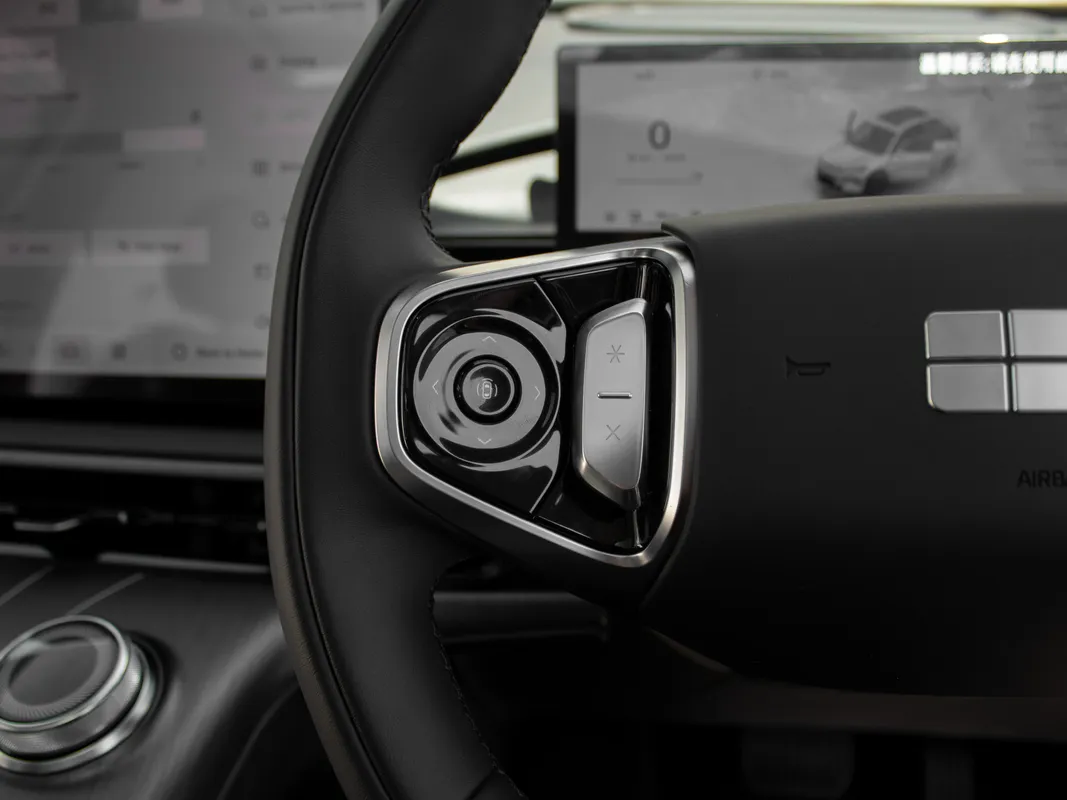 Geely E5 EM-i Apex - Image 9