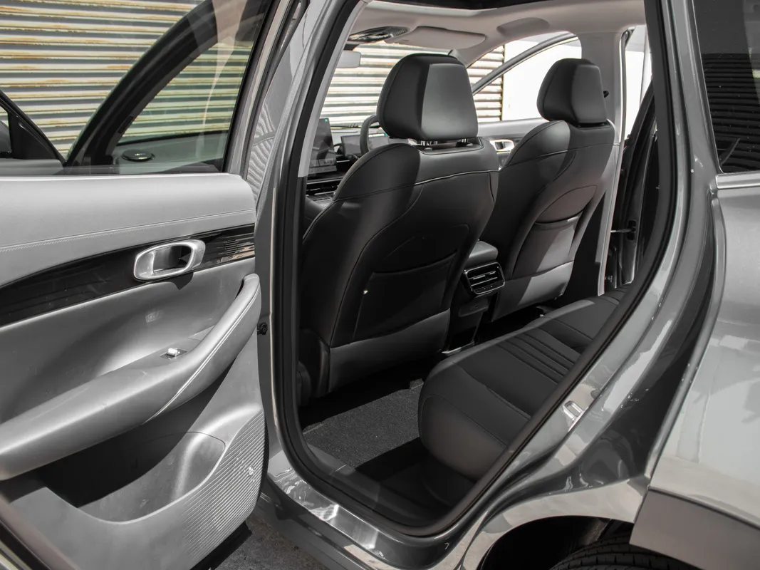 Geely E5 EM-i Aspire - Image 17