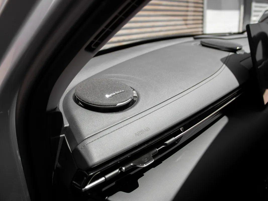 Geely E5 EM-i Apex - Image 12