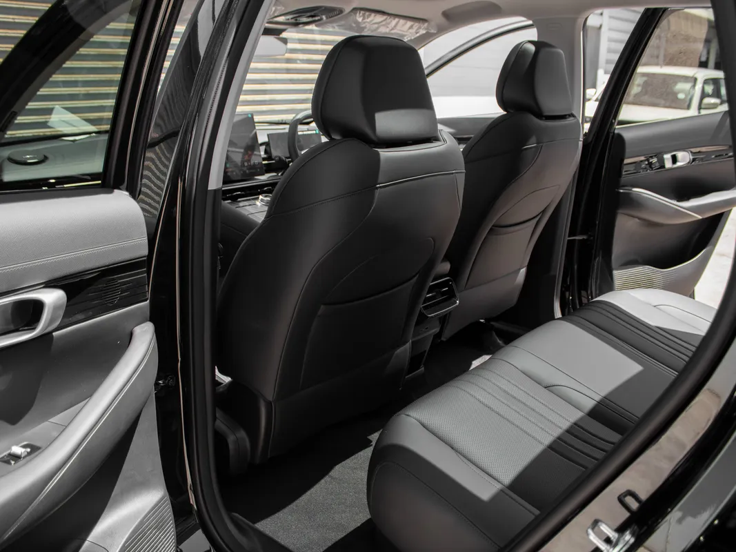 Geely E5 EM-i Apex - Image 16