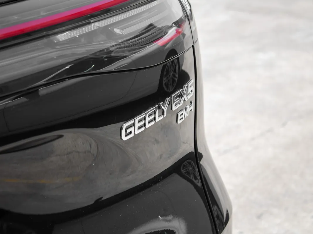 Geely E5 EM-i Apex - Image 5