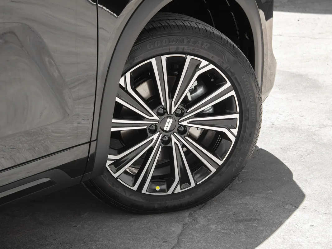 Geely E5 EM-i Apex - Image 8