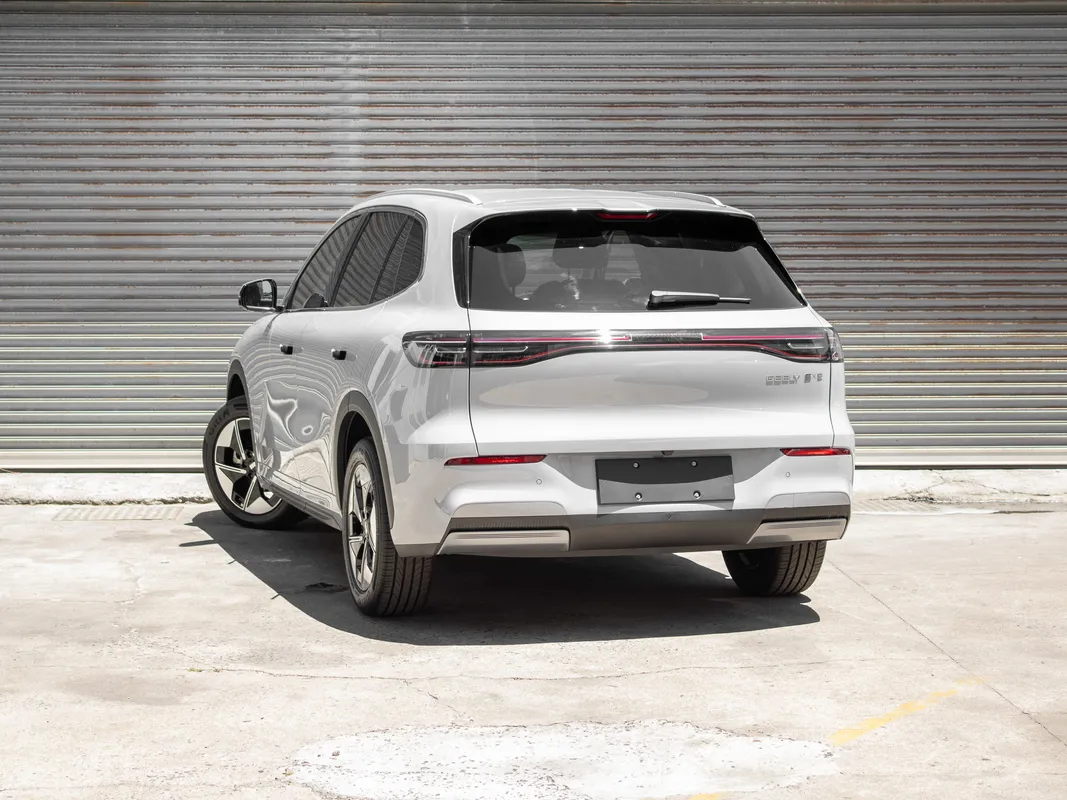 Geely E5 Apex - Image 9