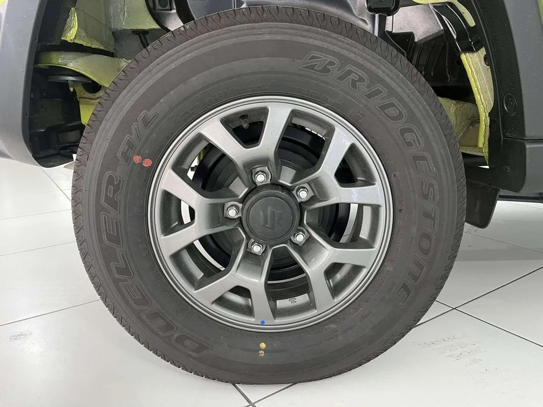 Suzuki Jimny 1.5 GLX Auto 5Dr - Image 9