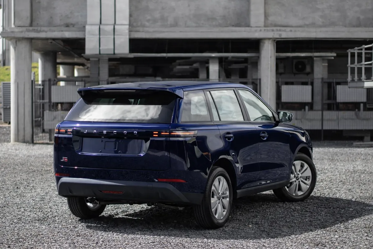 JAECOO J5 1.5T Glacier - Image 2