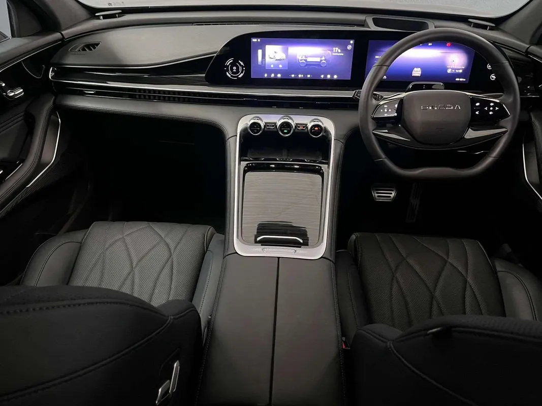 OMODA C9 1.5T AWD PHEV - Image 5