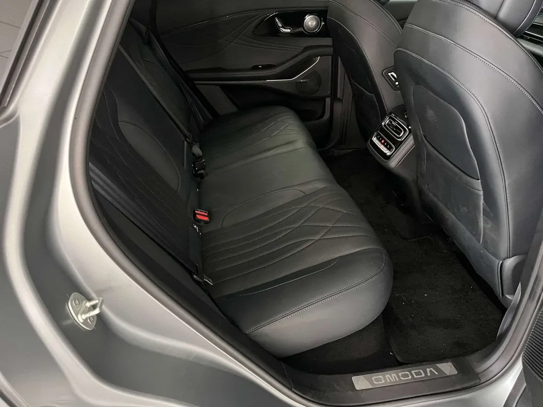 OMODA C9 1.5T AWD PHEV - Image 8