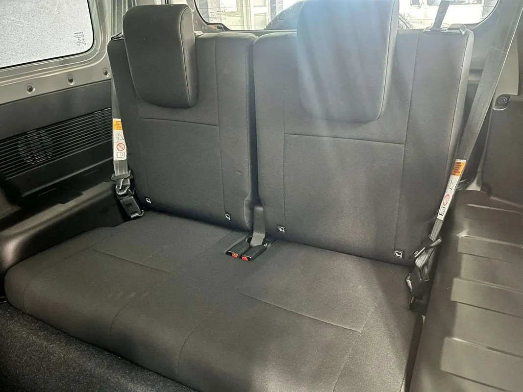 Suzuki Jimny 1.5 GLX - Image 9
