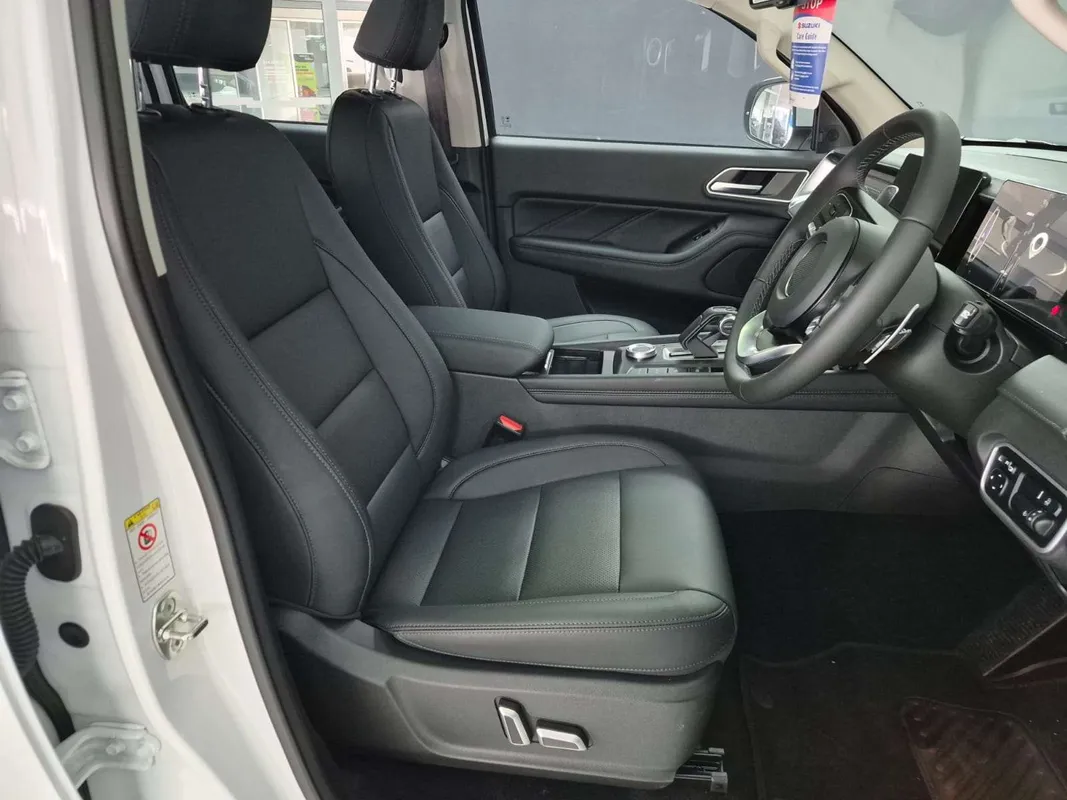 GWM P300 2.4TD LT 4X4 9AT - Image 4