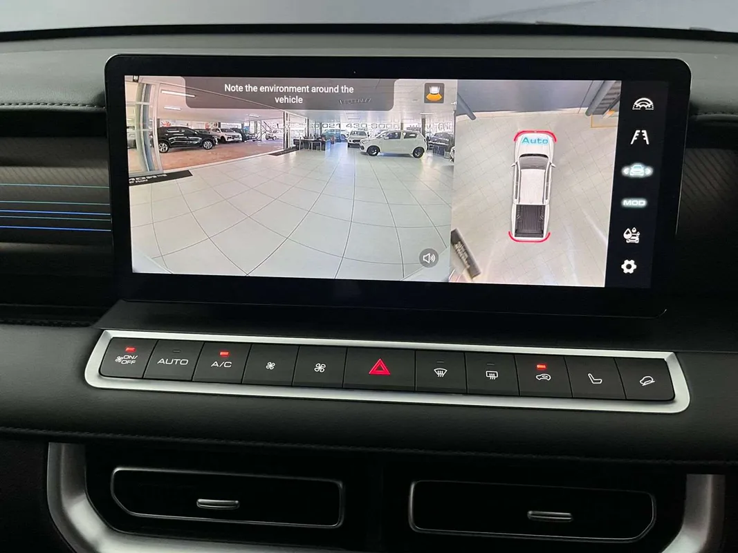 GWM P300 2.4TD LT 4X2 9AT - Image 5