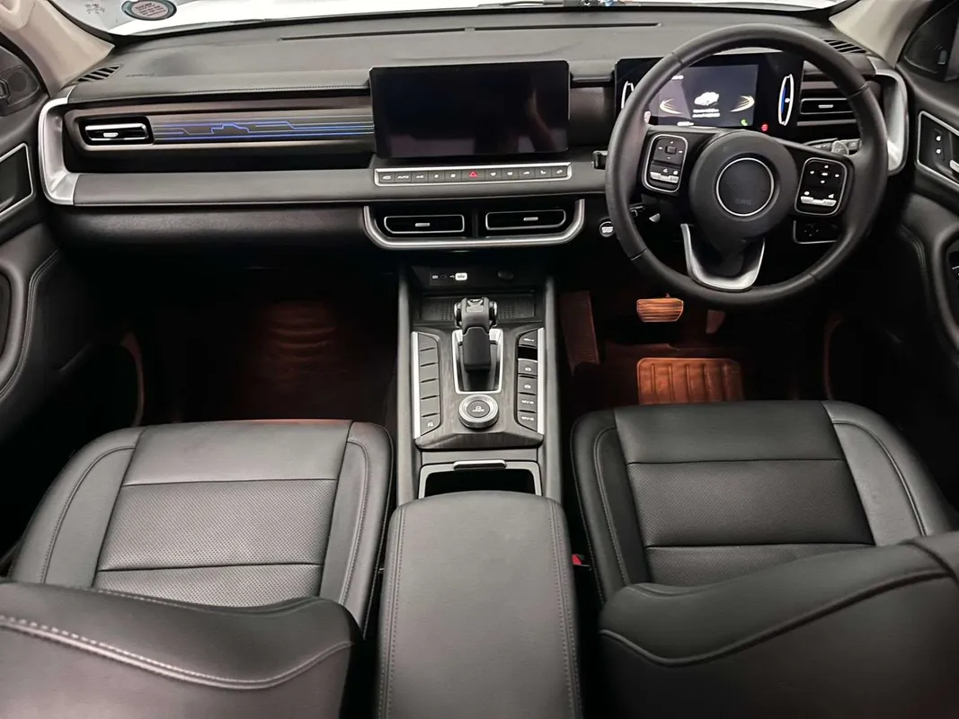 GWM P300 2.4TD LT 4X2 9AT - Image 6